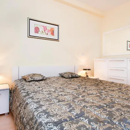 Six-bedroom In Perci בית נופש Tar-Vabriga