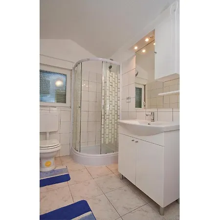בית נופש Six-bedroom In Perci Tar-Vabriga