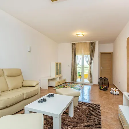 Six-bedroom In Perci * Tar-Vabriga