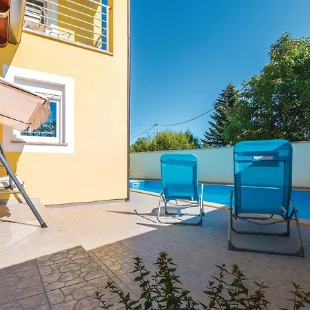 Holiday home Six-Bedroom Holiday Home In Perci *